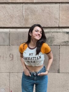 Nuveksha Stylish in NY Manhattan Crop Top and Blue Jeans Photos (9)