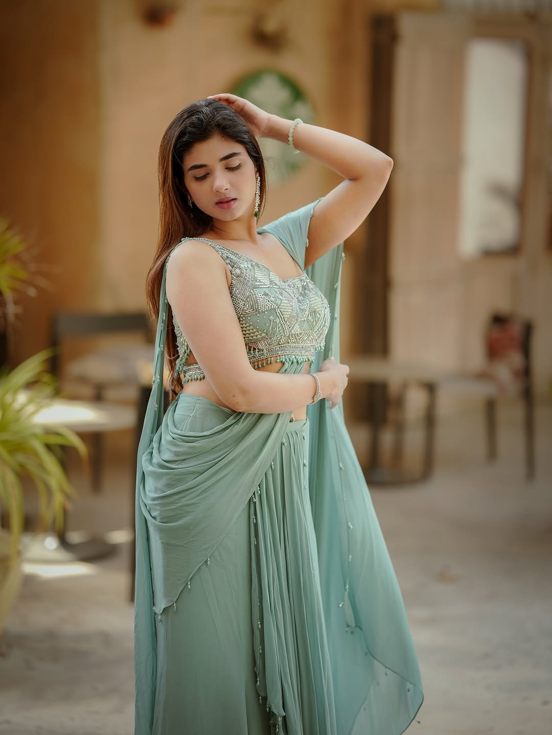 Pragya Nagra Mesmerizes in Mint Green Embellished Saree Photos (16)