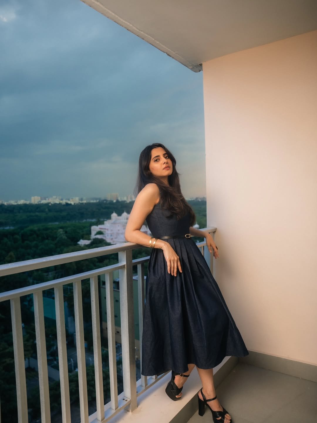 Preethi Asrani Stylish in Dark Green Dress (12)