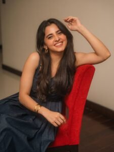 Preethi Asrani Stylish in Dark Green Dress (5)