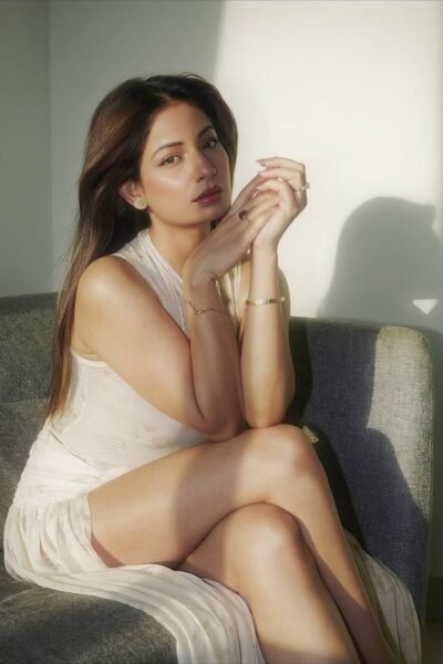 Priya Shukla Beach Photos in Trendy Dress (8)