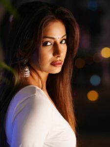 Priya Shukla Sunset Beach Look Elegant Flow Dress Photos (13)