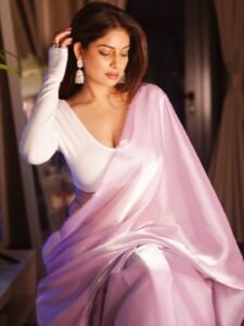 Priya Shukla Sunset Beach Look Elegant Flow Dress Photos (3)