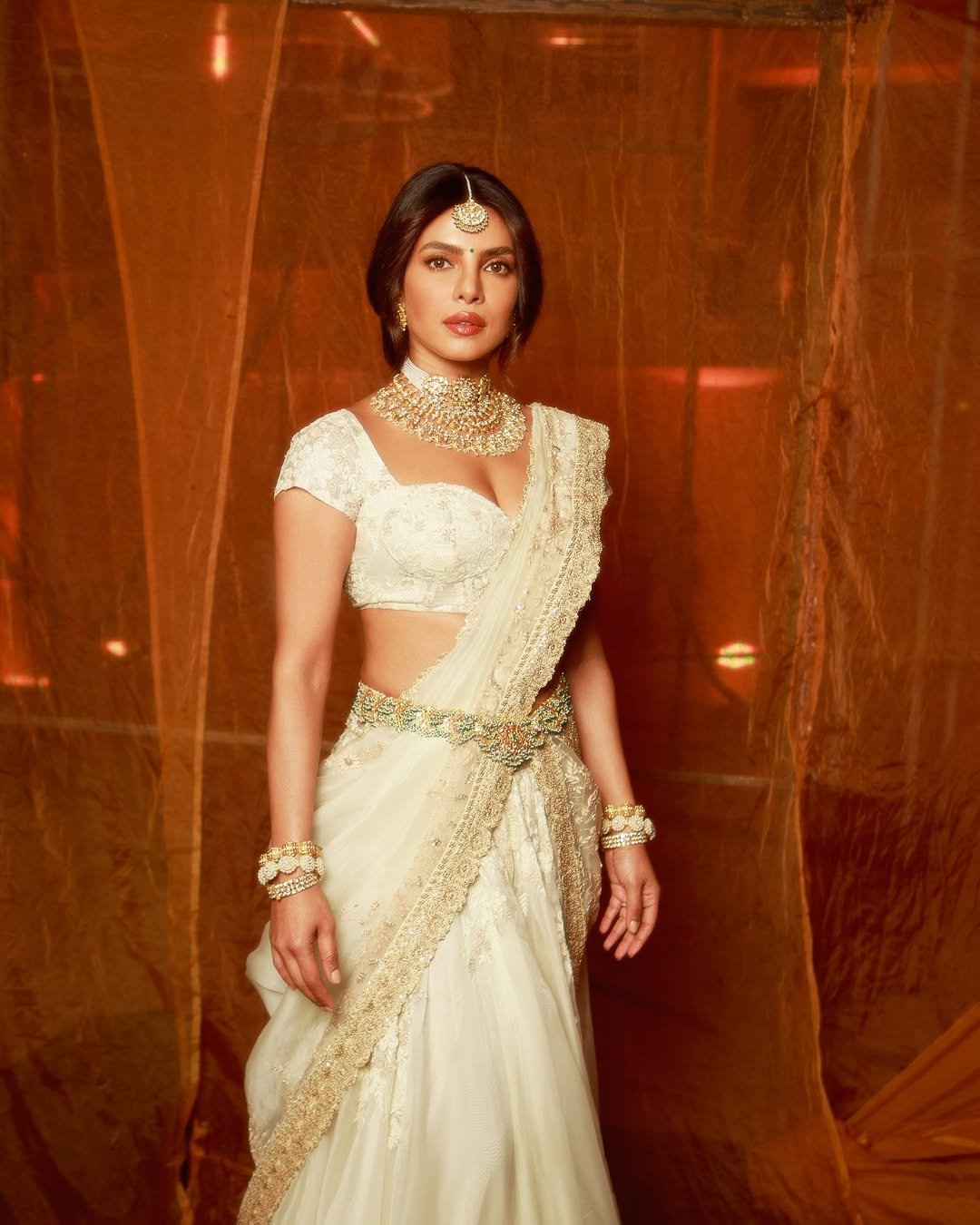 Priyanka Chopra Regal in White Gold Saree in Varanasi Title Launch Event (7)