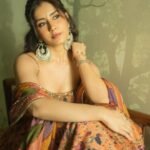 Raashi Khanna Elegant in Floral Ethnic Dress Photos (5)