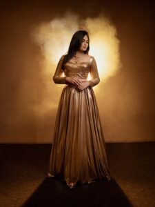 Ramya Pandian Gorgeous in Gold Metallic Outfit (12)