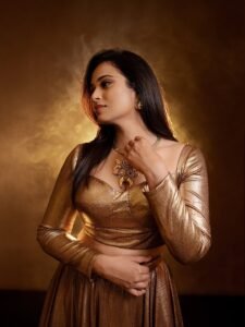 Ramya Pandian Gorgeous in Gold Metallic Outfit (13)