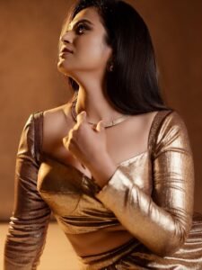 Ramya Pandian Gorgeous in Gold Metallic Outfit (8)