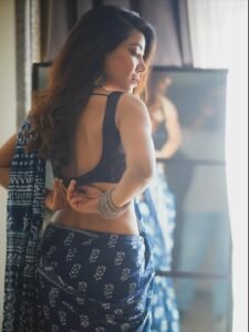 Rini Das Purkayastha Bold in Navy Blue Printed Saree Photos (12)