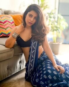 Rini Das Purkayastha Bold in Navy Blue Printed Saree Photos (14)