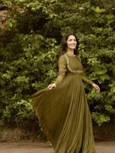 Ruhani Sharma Classy in Olive Green Outfit (11)