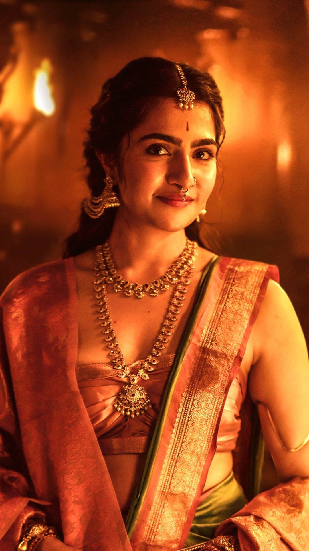 Rukmini Vasanth Glamorous in Maroon Saree and Gold Jewelry (10)