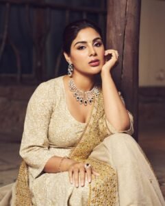 Samyuktha Regal Gold Gown Evening Indoor Shoot (15)