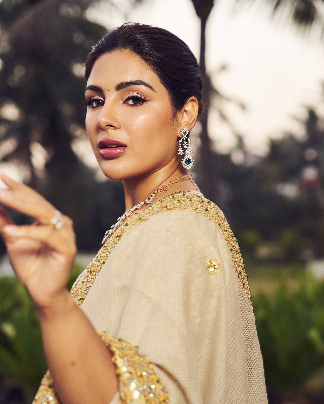 Samyuktha Regal Gold Gown Evening Indoor Shoot (17)