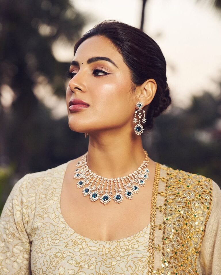 Samyuktha Regal Gold Gown Evening Indoor Shoot (4)