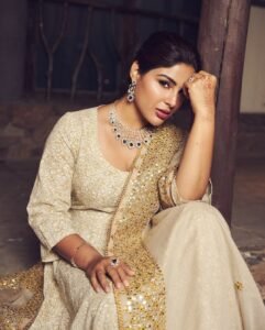 Samyuktha Regal Gold Gown Evening Indoor Shoot (6)