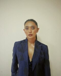 Sayani Gupta Chic in Blue Blazer Look (10)