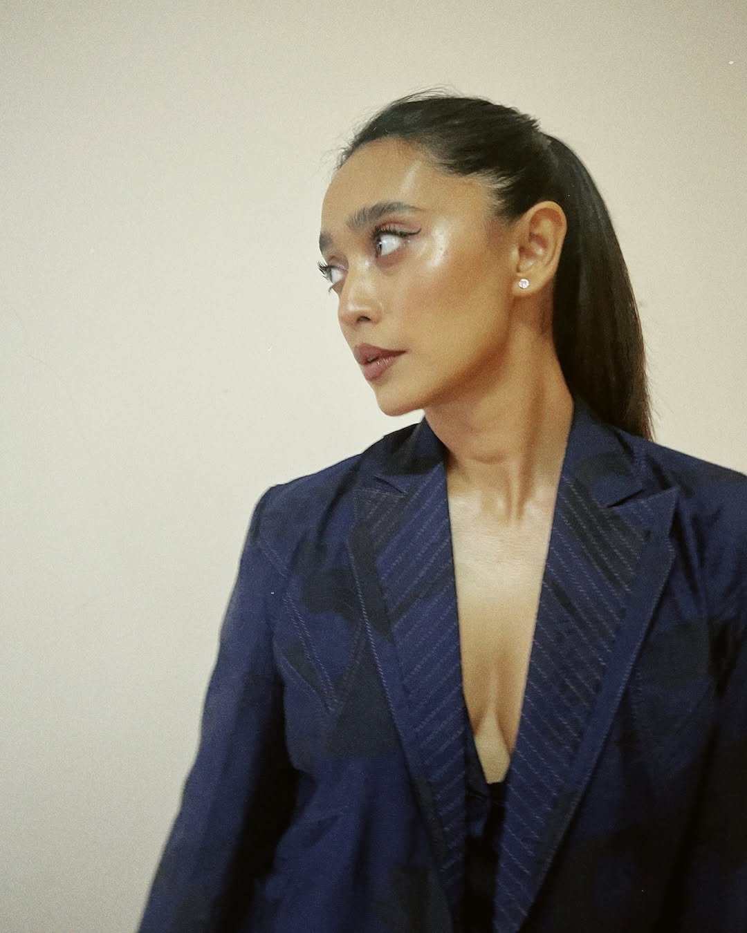 Sayani Gupta Chic in Blue Blazer Look (14)