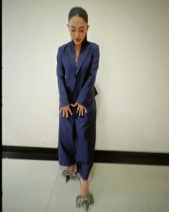 Sayani Gupta Chic in Blue Blazer Look (15)