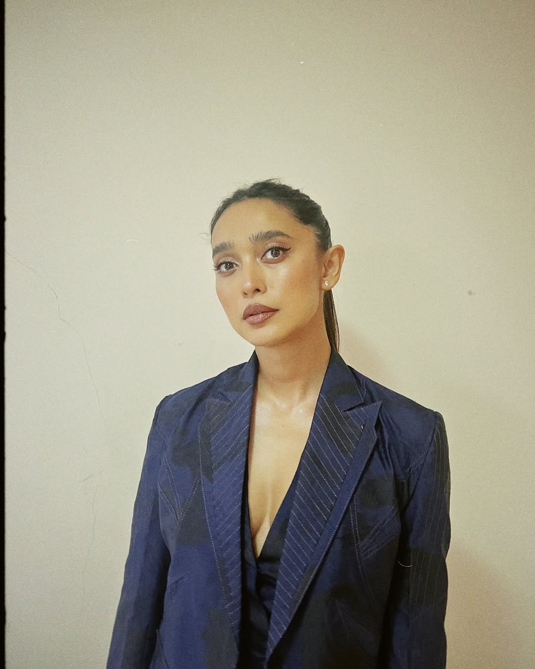 Sayani Gupta Chic in Blue Blazer Look (17)