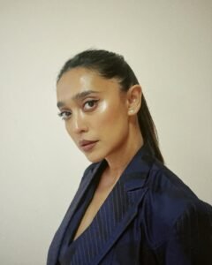 Sayani Gupta Chic in Blue Blazer Look (18)