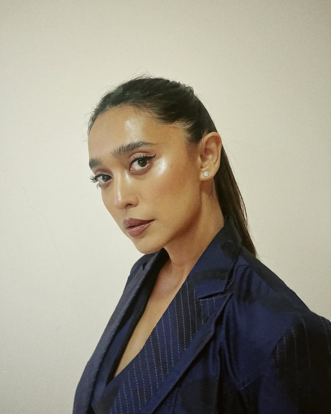 Sayani Gupta Chic in Blue Blazer Look (18)