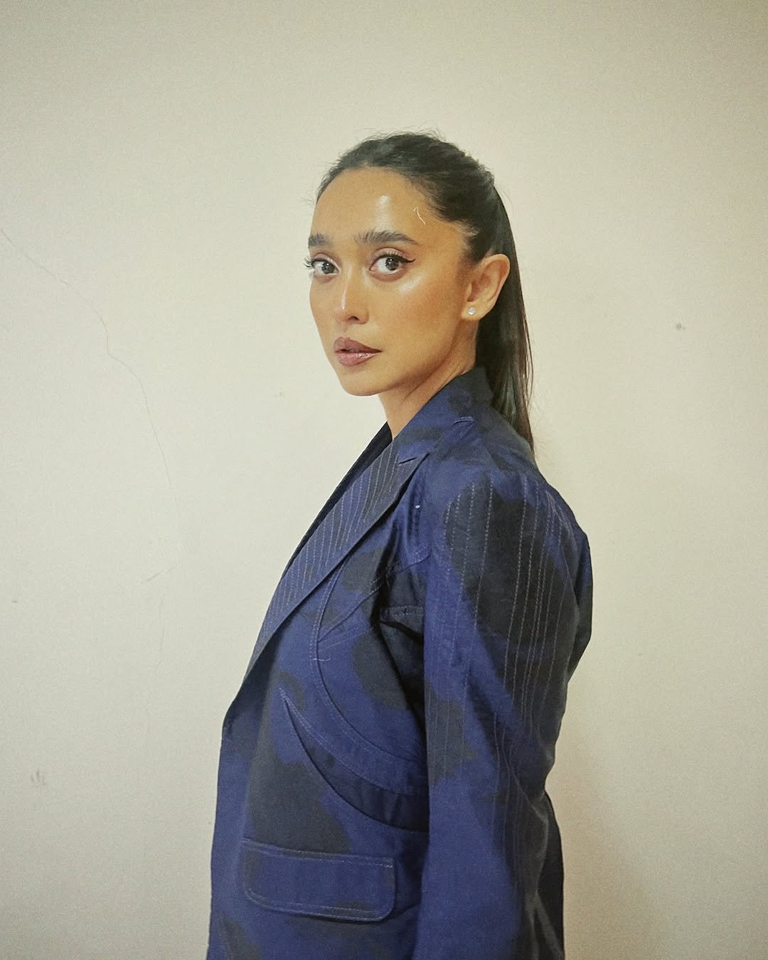 Sayani Gupta Chic in Blue Blazer Look (3)