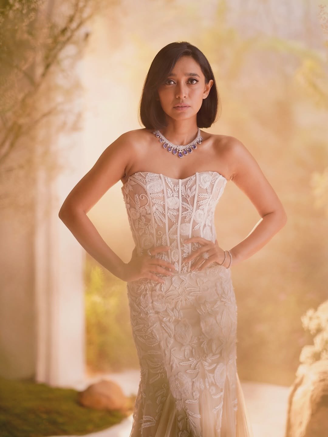 Sayani Gupta Dreamy in White Embroidered Corset Dress (3)