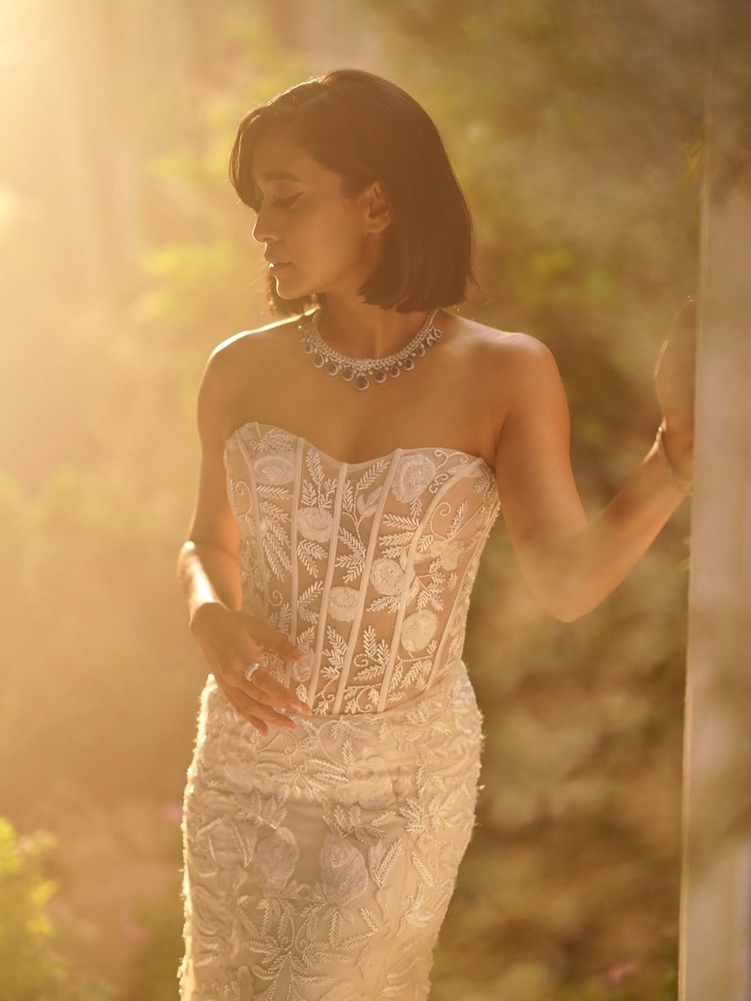 Sayani Gupta Dreamy in White Embroidered Corset Dress (5)