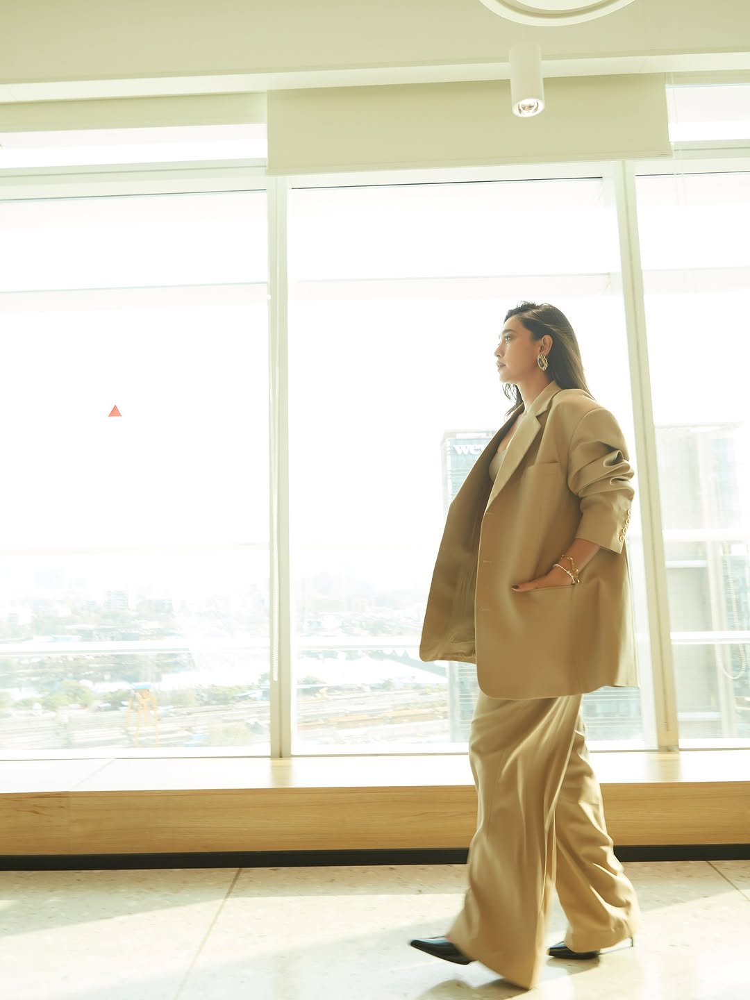 Sayani Gupta Ethereal in White Floral Gown (8)