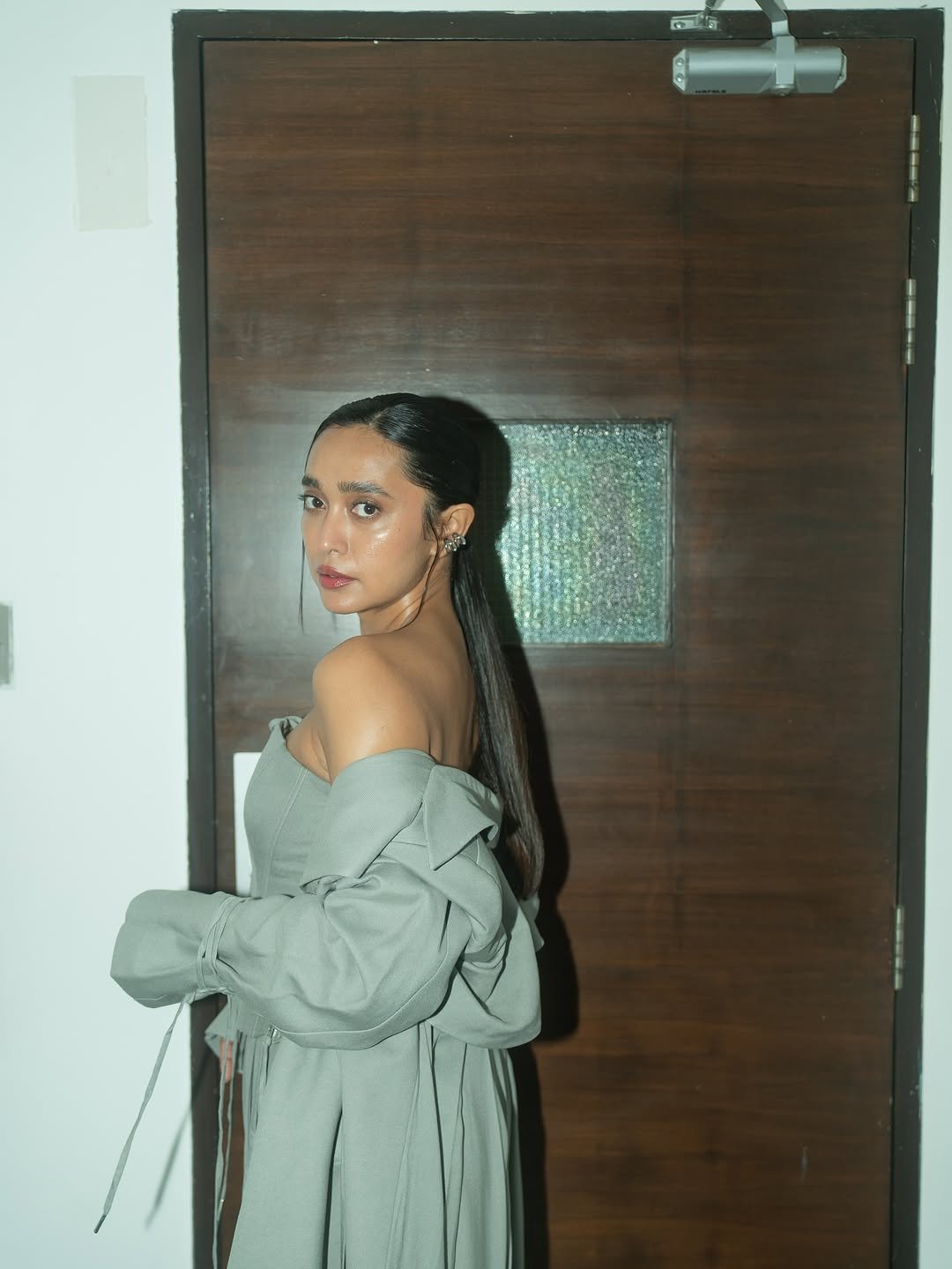 Sayani Gupta Stylish in Grey Corset Pantsuit (2)