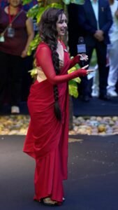 Shraddha Kapoor Graceful in Red Saree (3)