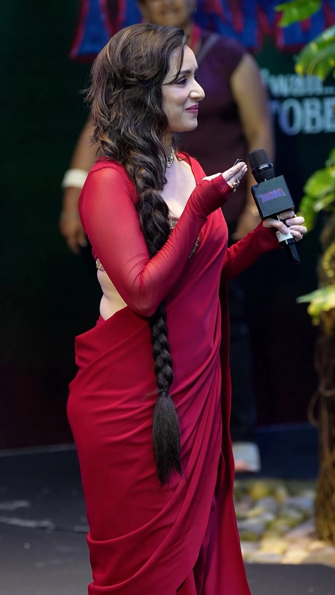 Shraddha Kapoor Graceful in Red Saree (6)