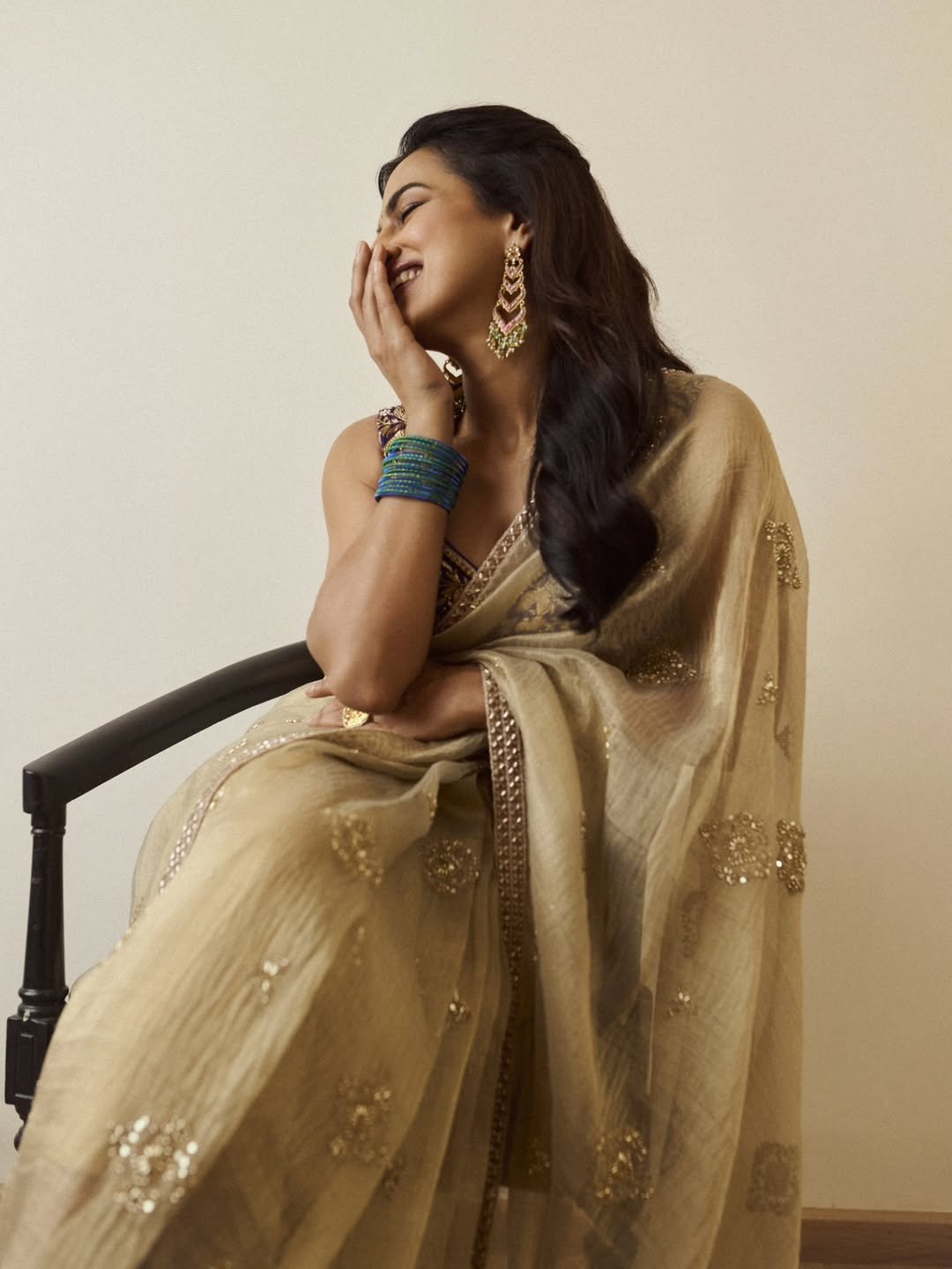 Shraddha Srinath Elegant in Beige Saree (14)