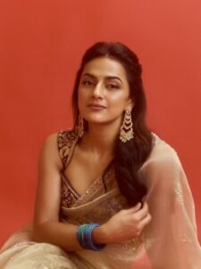Shraddha Srinath Elegant in Beige Saree (8)