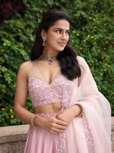 Shraddha Srinath Elegant in Light Pink Floral Saree Photos (8)