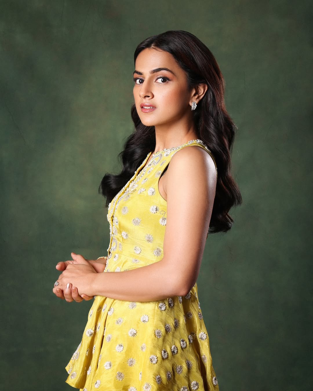 Shraddha Srinath Radiant in Yellow Embroidered Dress (11)