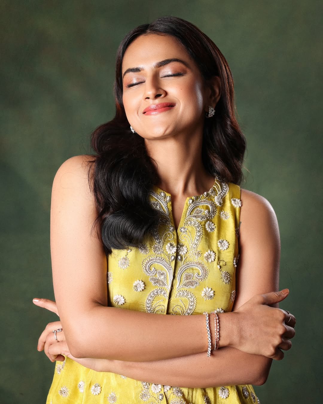 Shraddha Srinath Radiant in Yellow Embroidered Dress (2)