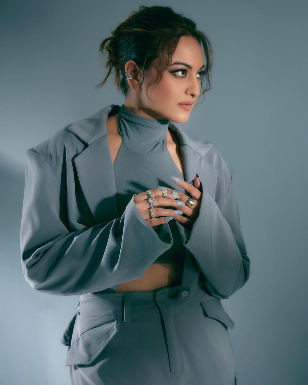 Sonakshi Sinha Chic in Grey Power Suit with Statement Rings (1)