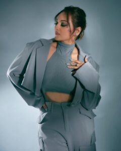 Sonakshi Sinha Chic in Grey Power Suit with Statement Rings (5)