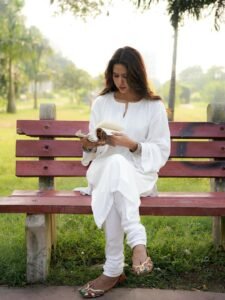 Sonam Bajwa Graceful in White Kurta with Silver Bangles (8)