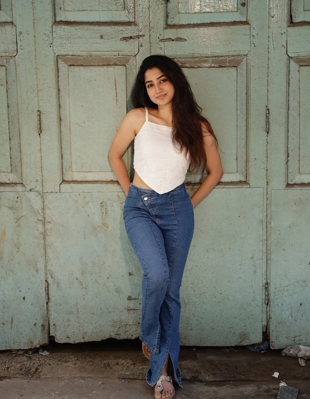 Sushmita Shetty Trendy in White Crop Top and Jeans (2)