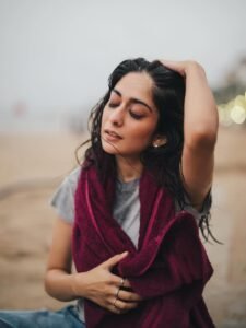 Tanya Maniktala Candid with Wet Hair in Maroon Towel (12)