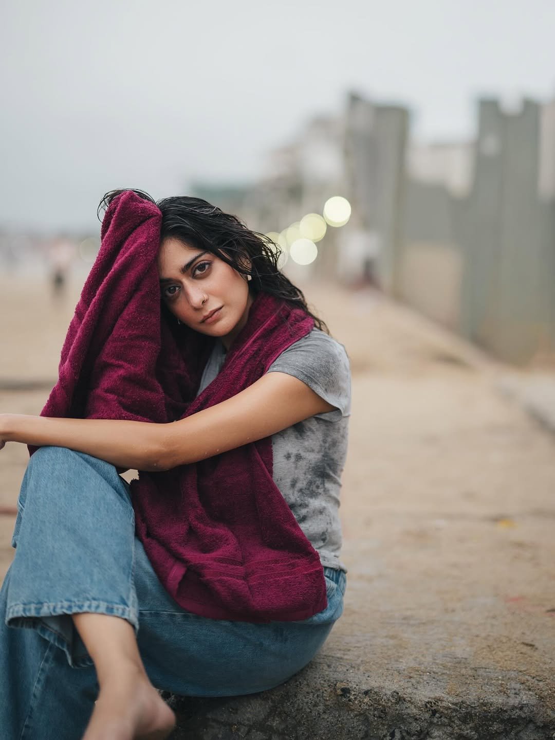 Tanya Maniktala Candid with Wet Hair in Maroon Towel (2)