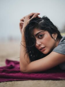 Tanya Maniktala Candid with Wet Hair in Maroon Towel (8)