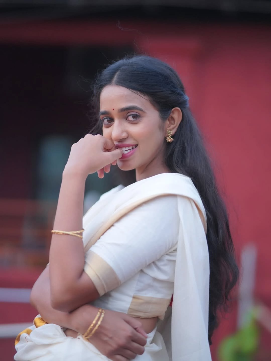 Trupti Ravindra Kerala Saree Traditional Elegance (5)