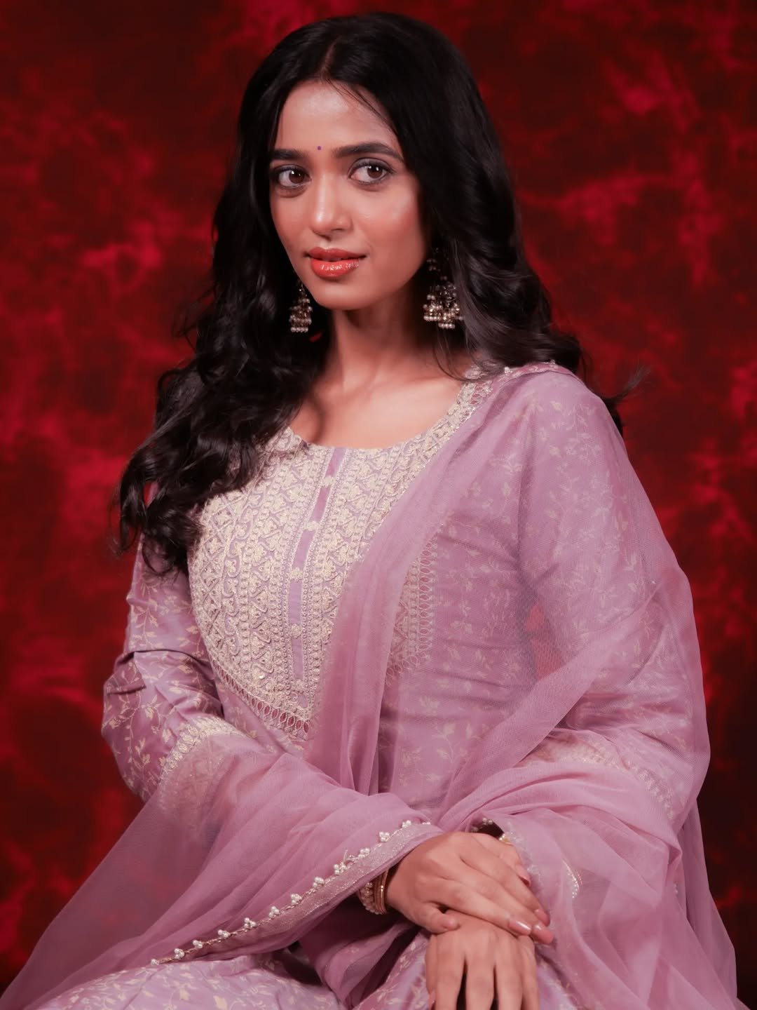 Trupti Ravindra Pastel Embroidered Suit Elegant Shoot (1)