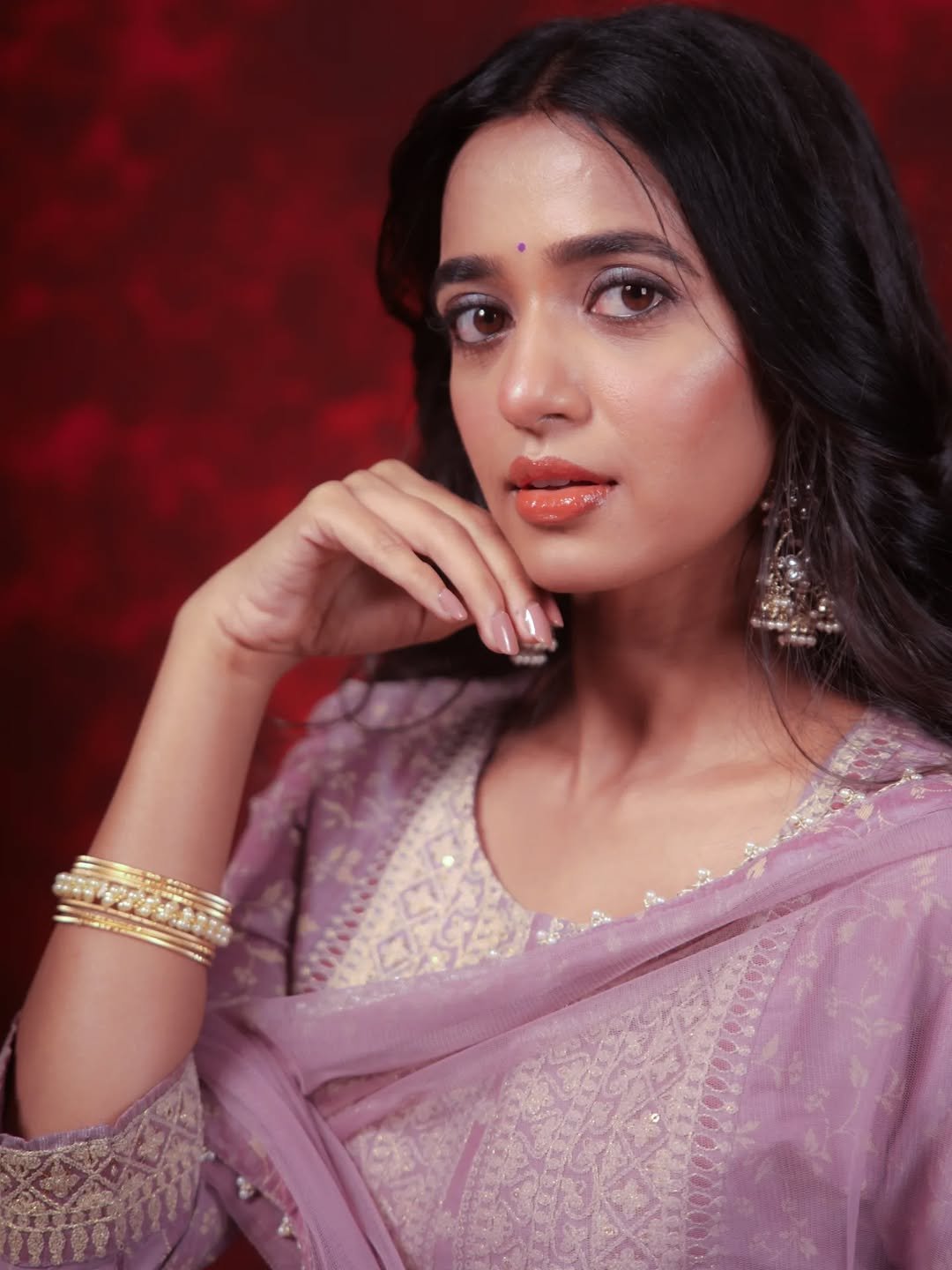 Trupti Ravindra Pastel Embroidered Suit Elegant Shoot (6)