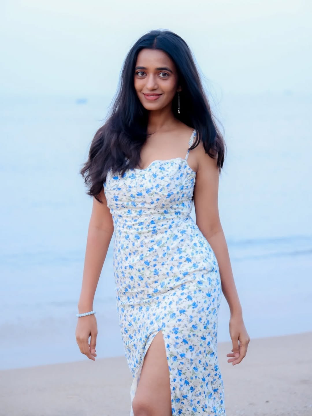 Trupti Ravindra Stunning Beach Photos in Floral Slit Dress (5)