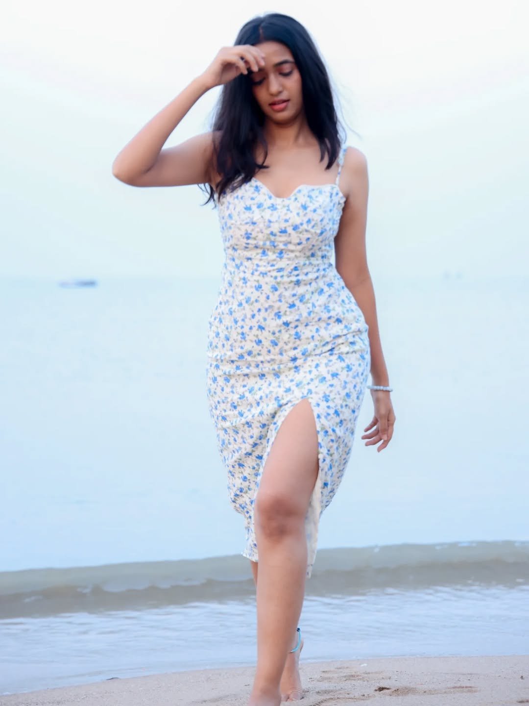 Trupti Ravindra Stunning Beach Photos in Floral Slit Dress (8)